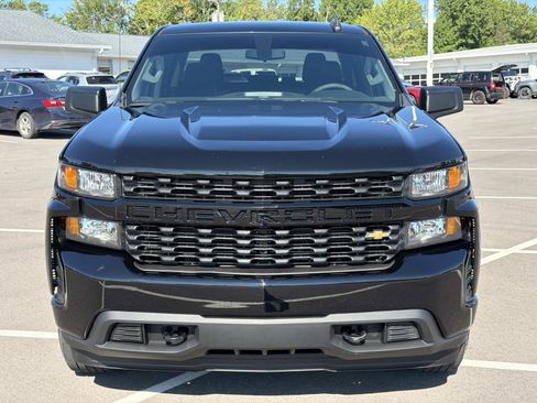 Used 2022 Chevrolet Silverado 1500 Custom AWD/4WD image 2
