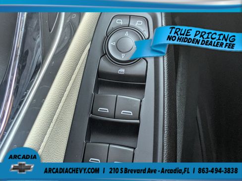 Used 2022 Chevrolet Traverse LS FWD image 29