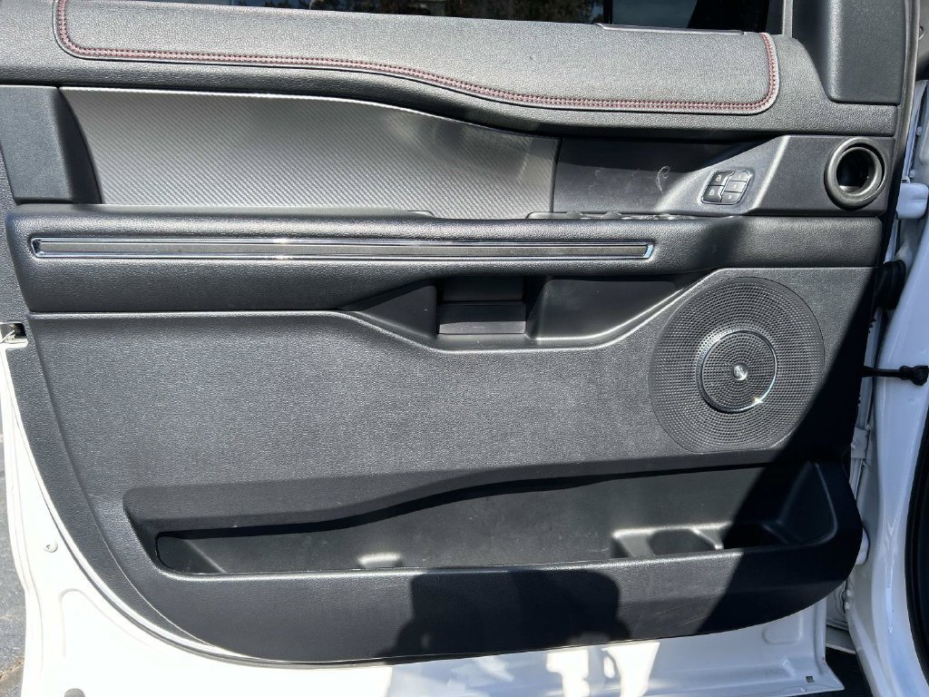 Used 2019 Ford Expedition Limited w/ Equipment Group 303A AWD/4WD image 21