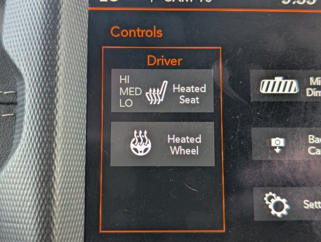 Used 2019 Jeep Wrangler Unlimited Sahara w/ Uconnect 4C Nav & Sound Group AWD/4WD image 20