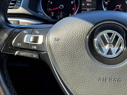 Used 2017 Volkswagen Passat 1.8T SE image 19
