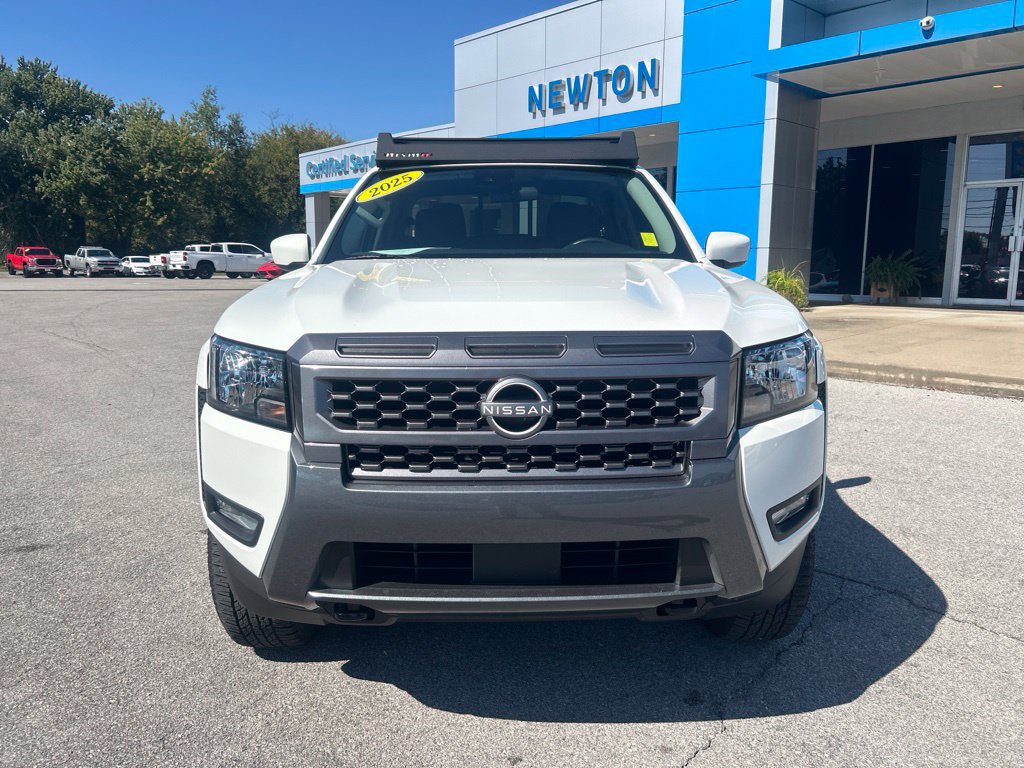 Used 2025 Nissan Frontier SV w/ SV Convenience Package AWD/4WD image 2