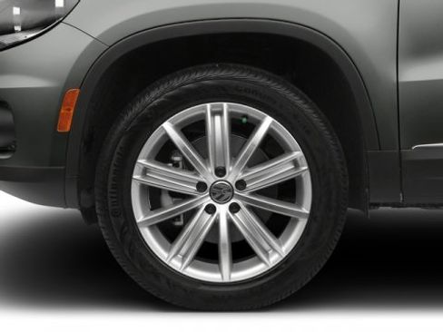 Used 2017 Volkswagen Tiguan Wolfsburg Edition image 12