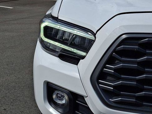 Certified 2023 Toyota Tacoma TRD Off-Road w/ TRD Premium Off Road Package AWD/4WD image 9