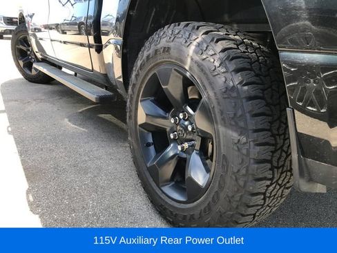 Used 2019 RAM 1500 Big Horn AWD/4WD image 12