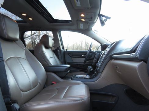 Used 2016 GMC Acadia SLT image 13