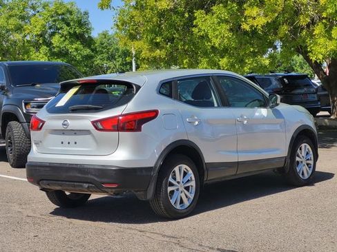 Used 2018 Nissan Rogue Sport S w/ S Appearance Package FWD image 4