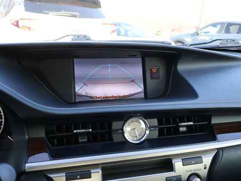 Used 2013 Lexus ES 350 w/ Luxury Pkg image 21