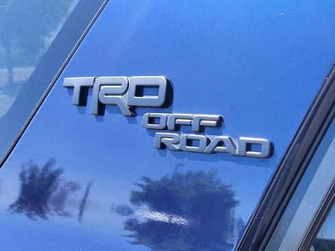 Used 2023 Toyota 4Runner TRD Off-Road Premium AWD/4WD image 11
