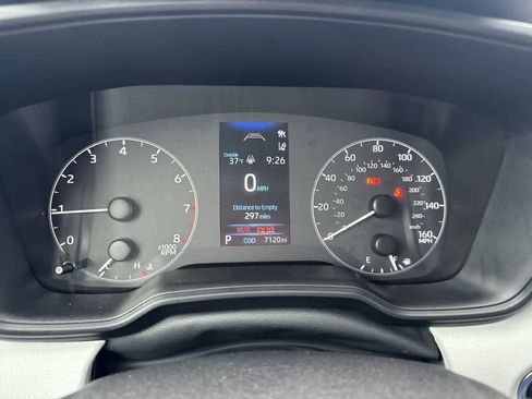 Used 2025 Toyota Corolla SE image 15