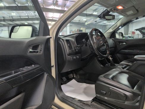 Used 2022 GMC Canyon AT4 w/ Trailering Package AWD/4WD image 8