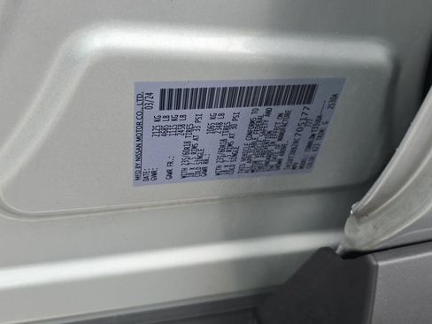 Used 2024 Nissan Rogue SV image 33