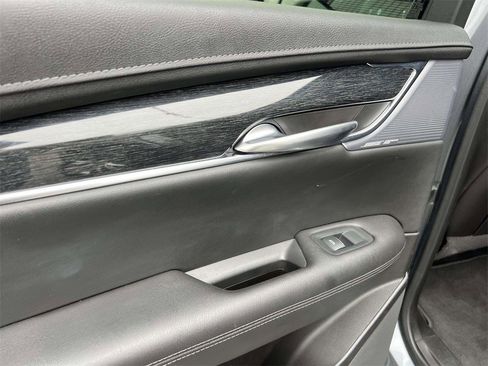 Certified 2022 Cadillac XT5 Premium Luxury w/ Technology Package image 9