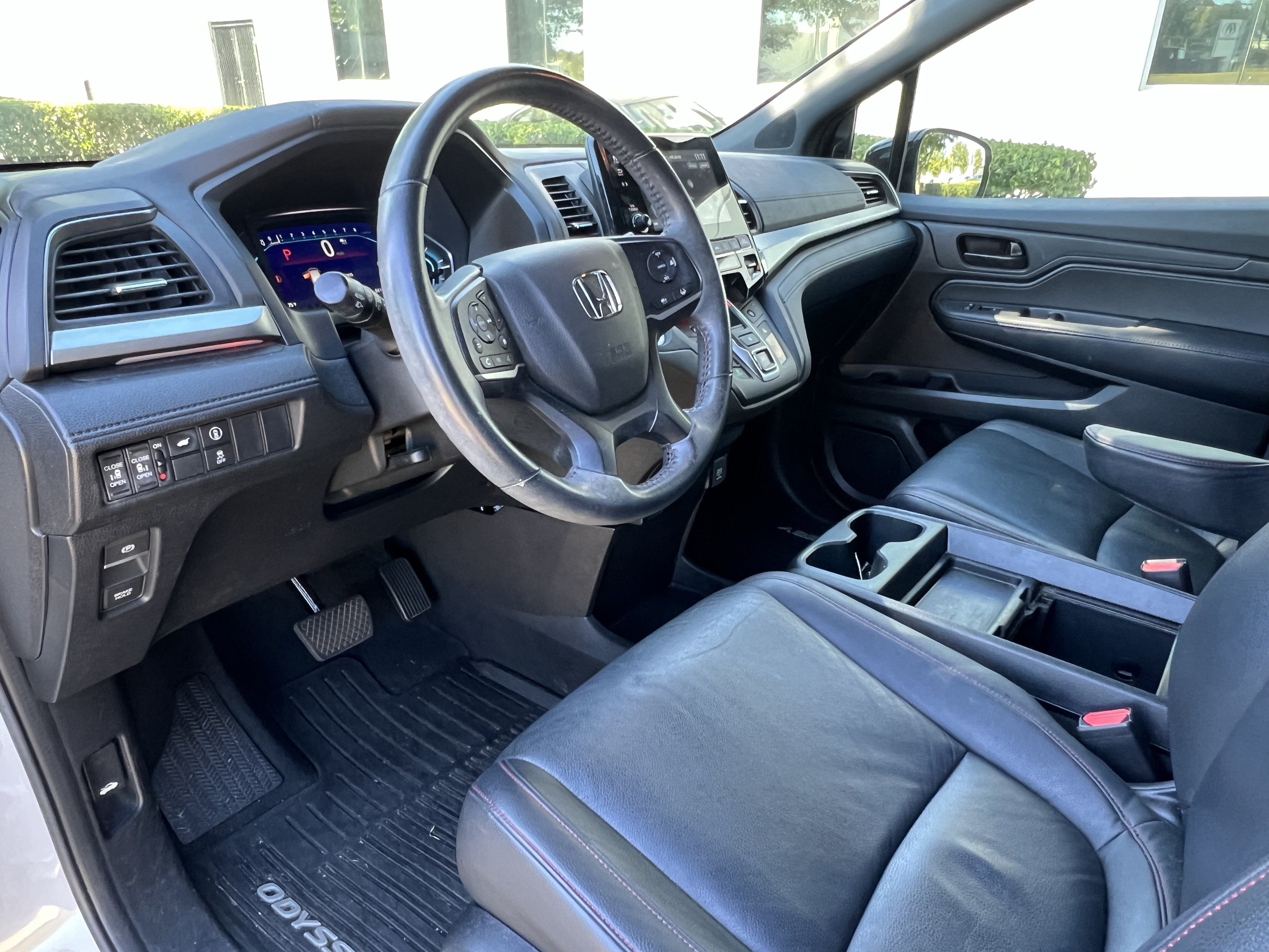 Used 2023 Honda Odyssey Sport image 17