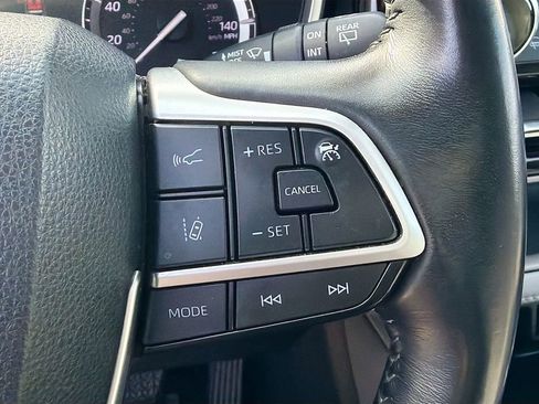 Used 2022 Toyota Highlander XLE image 41