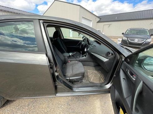 Used 2011 MAZDA MAZDA3 i Touring FWD image 29