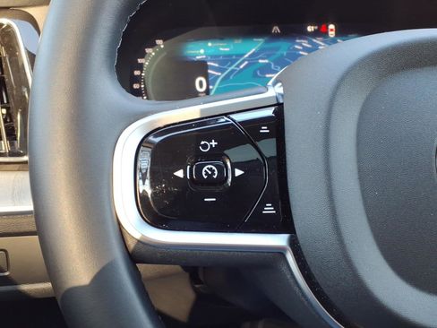 Certified 2025 Volvo XC60 B5 Plus AWD/4WD image 26