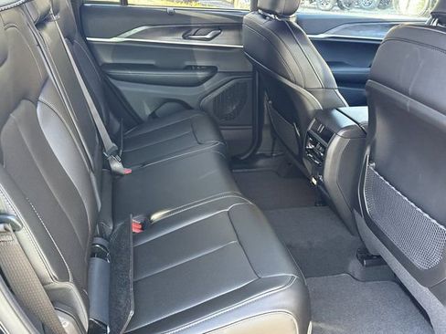 New 2025 Jeep Grand Cherokee Limited w/ Luxury Tech Group II image 25