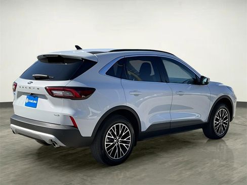 Certified 2026 Ford Escape SE image 10
