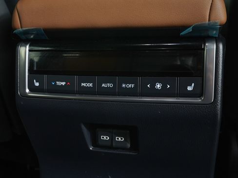 Used 2024 Lexus GX 550 w/ Cold Area Package image 11