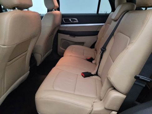 Used 2017 Ford Explorer XLT w/ Equipment Group 202A image 18