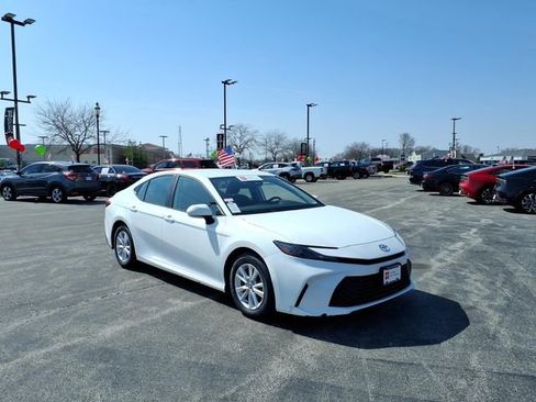 Certified 2025 Toyota Camry LE image 5