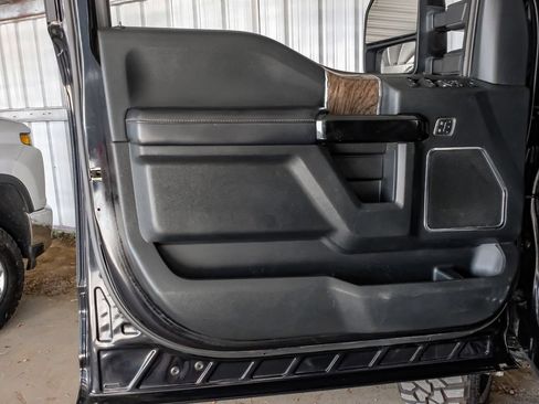 Used 2019 Ford F250 Lariat w/ Lariat Ultimate Package AWD/4WD image 42