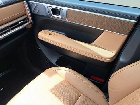 Used 2025 Hyundai Santa Fe Limited image 23