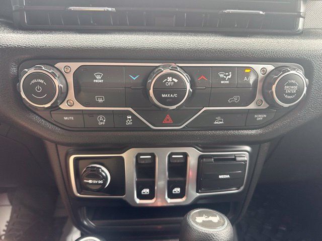 Used 2026 Jeep Wrangler Sport AWD/4WD image 23