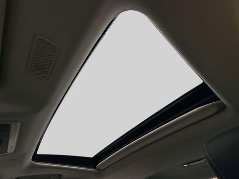 Certified 2021 Lexus ES 350 w/ Premium Package image 30