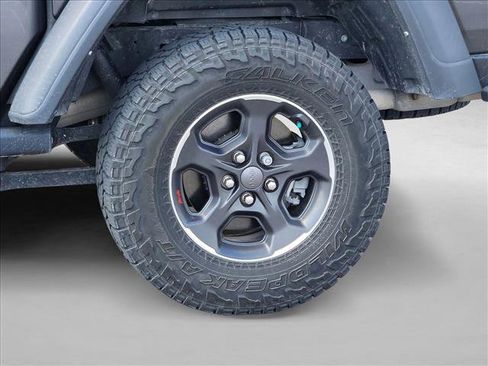 Used 2023 Jeep Gladiator Rubicon w/ LED Lighting Group AWD/4WD image 14