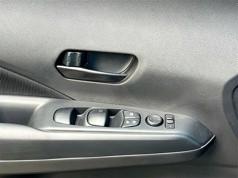 New 2025 Nissan Kicks Play S image 17