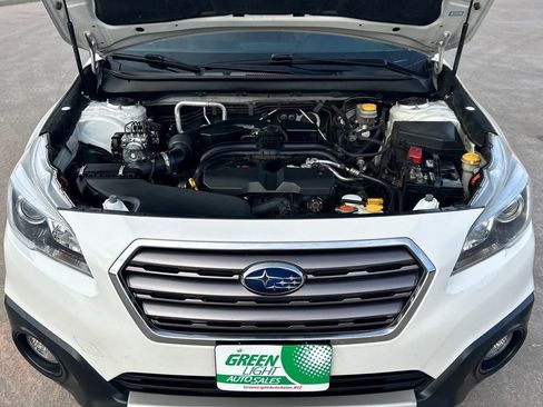 Used 2017 Subaru Outback 2.5i Touring image 11