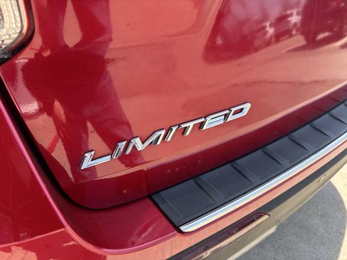 Used 2021 Ford Explorer Limited w/ Equipment Group 301A AWD/4WD image 14