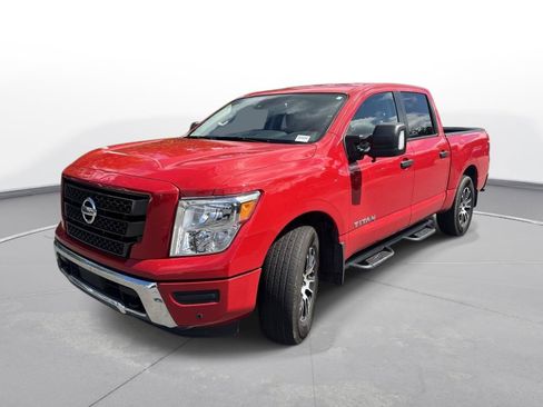 Used 2022 Nissan Titan SV w/ SV Convenience Package RWD image 2