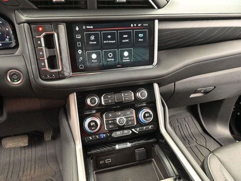 Used 2024 GMC Yukon Denali AWD/4WD image 25