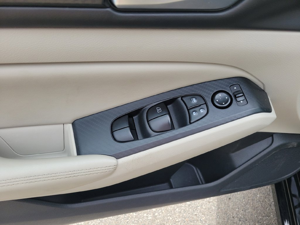 Used 2025 Nissan Altima 2.5 SV FWD image 20