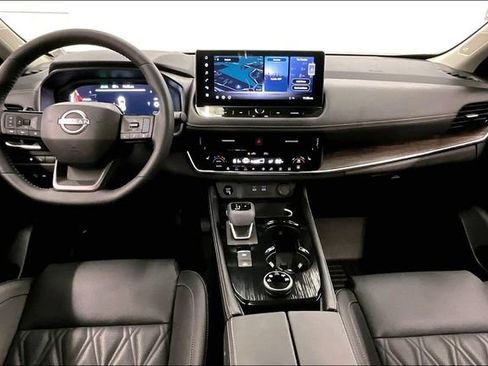 Used 2025 Nissan Rogue Platinum w/ Platinum Premium Package image 18