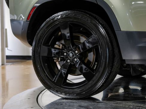 Used 2023 Land Rover Defender 110 SE image 59