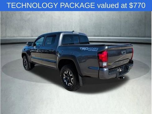 Used 2018 Toyota Tacoma TRD Off-Road w/ Technology Package AWD/4WD image 4