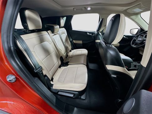 Used 2020 Ford Escape Titanium image 31