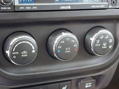 Used 2011 Jeep Compass Limited w/ Sun/Sound Group AWD/4WD image 16