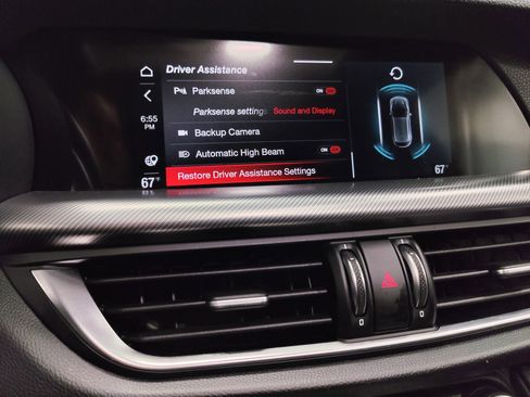 Certified 2024 Alfa Romeo Stelvio Veloce image 23