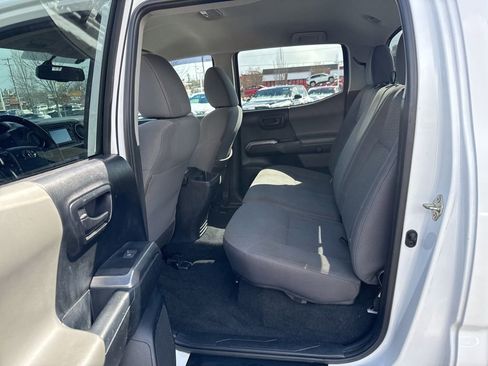 Used 2017 Toyota Tacoma SR5 w/ Tow Package image 9