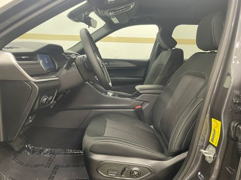 New 2025 Jeep Grand Cherokee L Laredo w/ Trailer Tow Package image 5