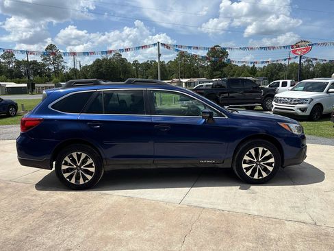 Used 2017 Subaru Outback 2.5i Limited AWD/4WD image 4