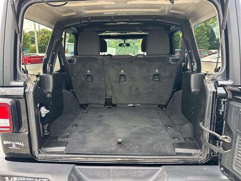 Used 2023 Jeep Wrangler Unlimited Sport AWD/4WD image 19