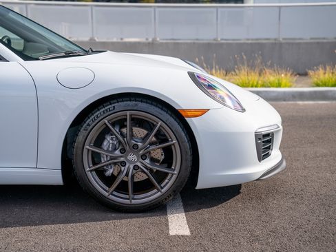 Certified 2019 Porsche 911 Carrera T RWD image 9