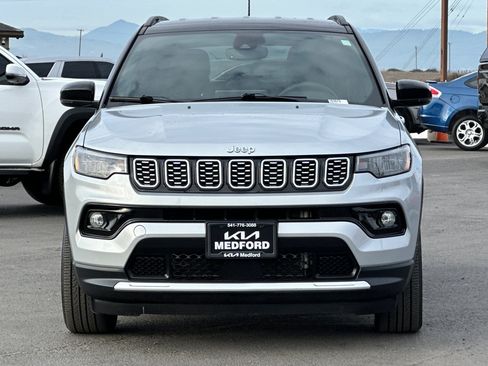 Used 2025 Jeep Compass Limited AWD/4WD image 10