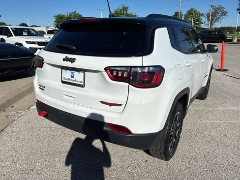 Used 2025 Jeep Compass Trailhawk AWD/4WD image 24